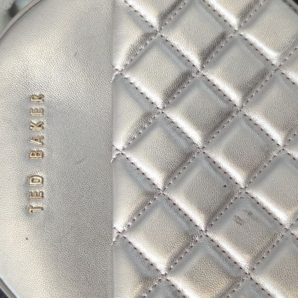 CIRRCUS QUILTED LEATHER CIRCLE CROSSBODY BAG IN SILVER - Picture 6 of 6